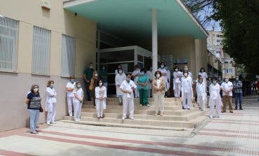Minuto de silencio por el pediatra fallecido por Covid en Guadalajara