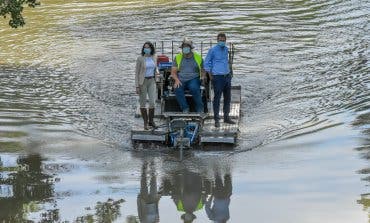 Torrejón de Ardoz vuelve a poner en marcha el barco anfibio contra los mosquitos