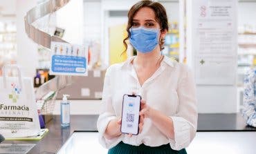 Ayuso presenta la primera tarjeta sanitaria virtual de España, para llevarla en el móvil
