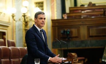 Sánchez grita «viva el 8M» en el Congreso y celebra que haya «cero fallecidos»