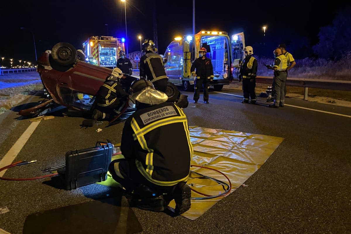 Herido grave un conductor tras volcar su coche en la A42