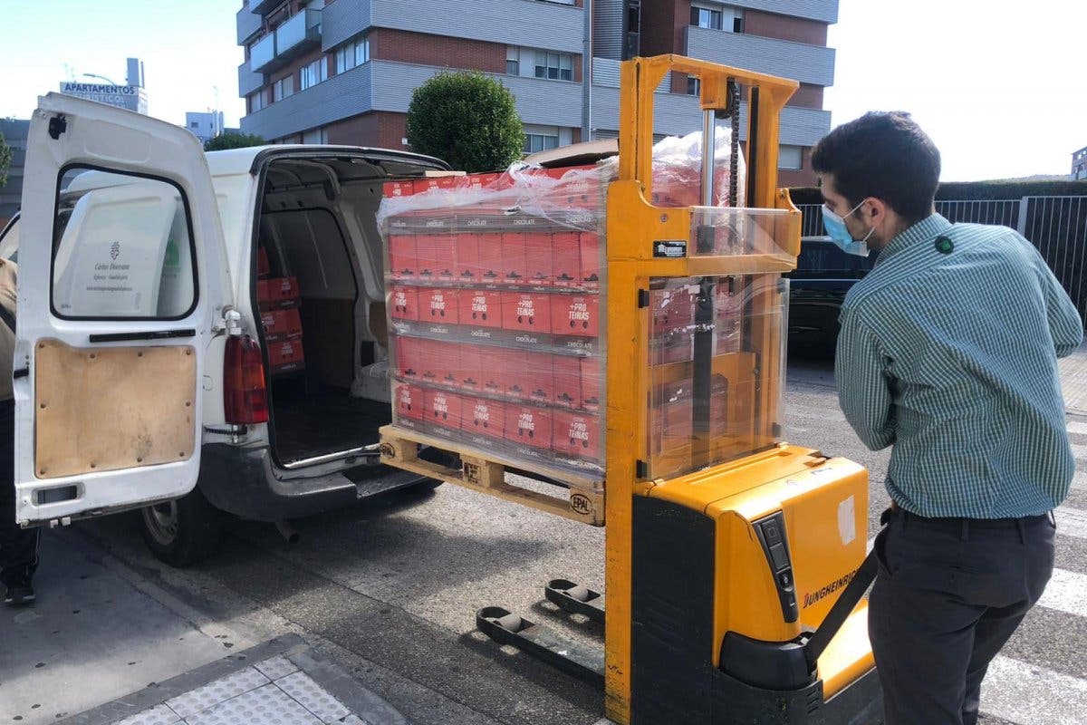 Mercadona dona 2.300 kilos de alimentos de primera necesidad a Cáritas Guadalajara