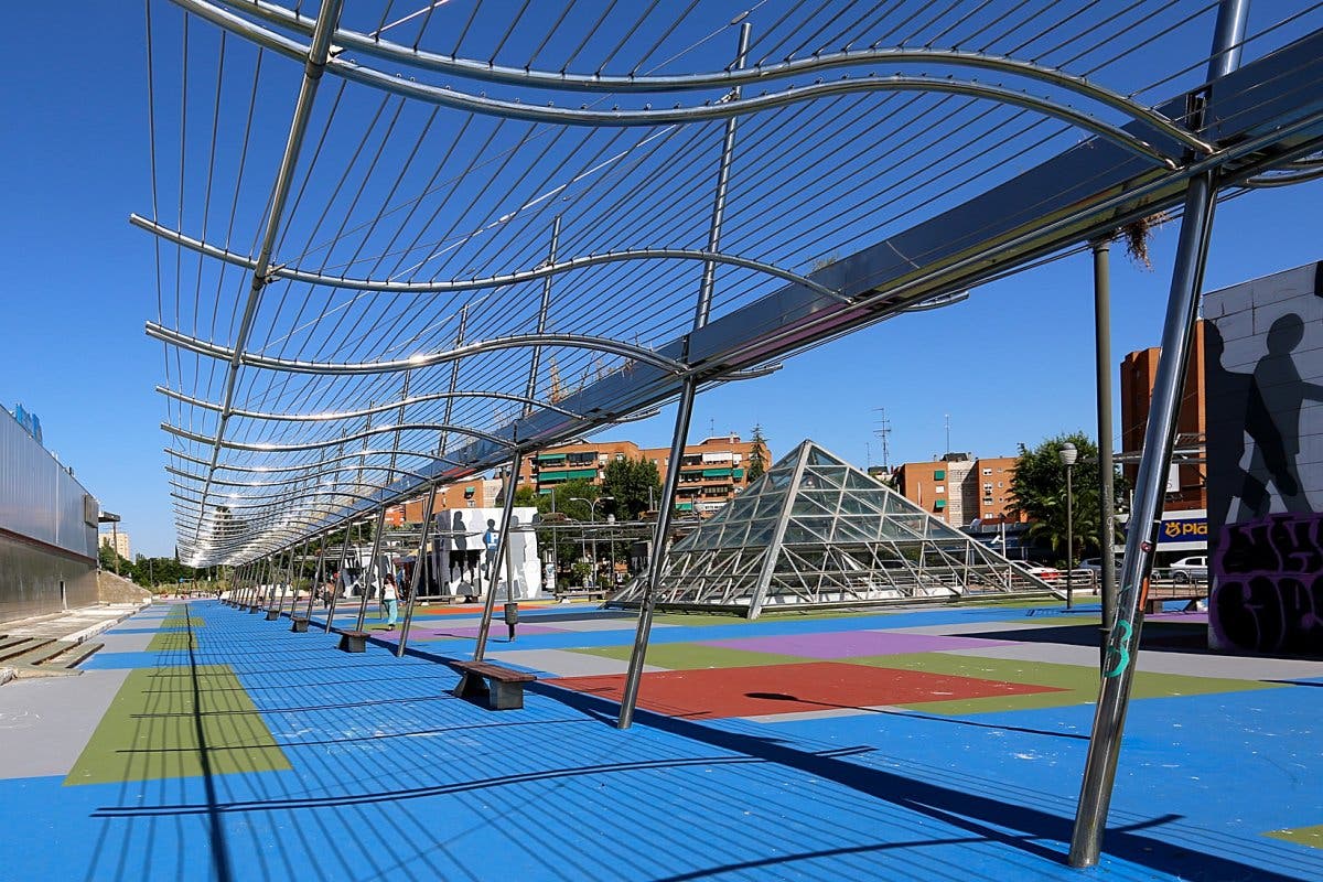 Coslada concluye las obras de la plaza del centro comercial La Rambla