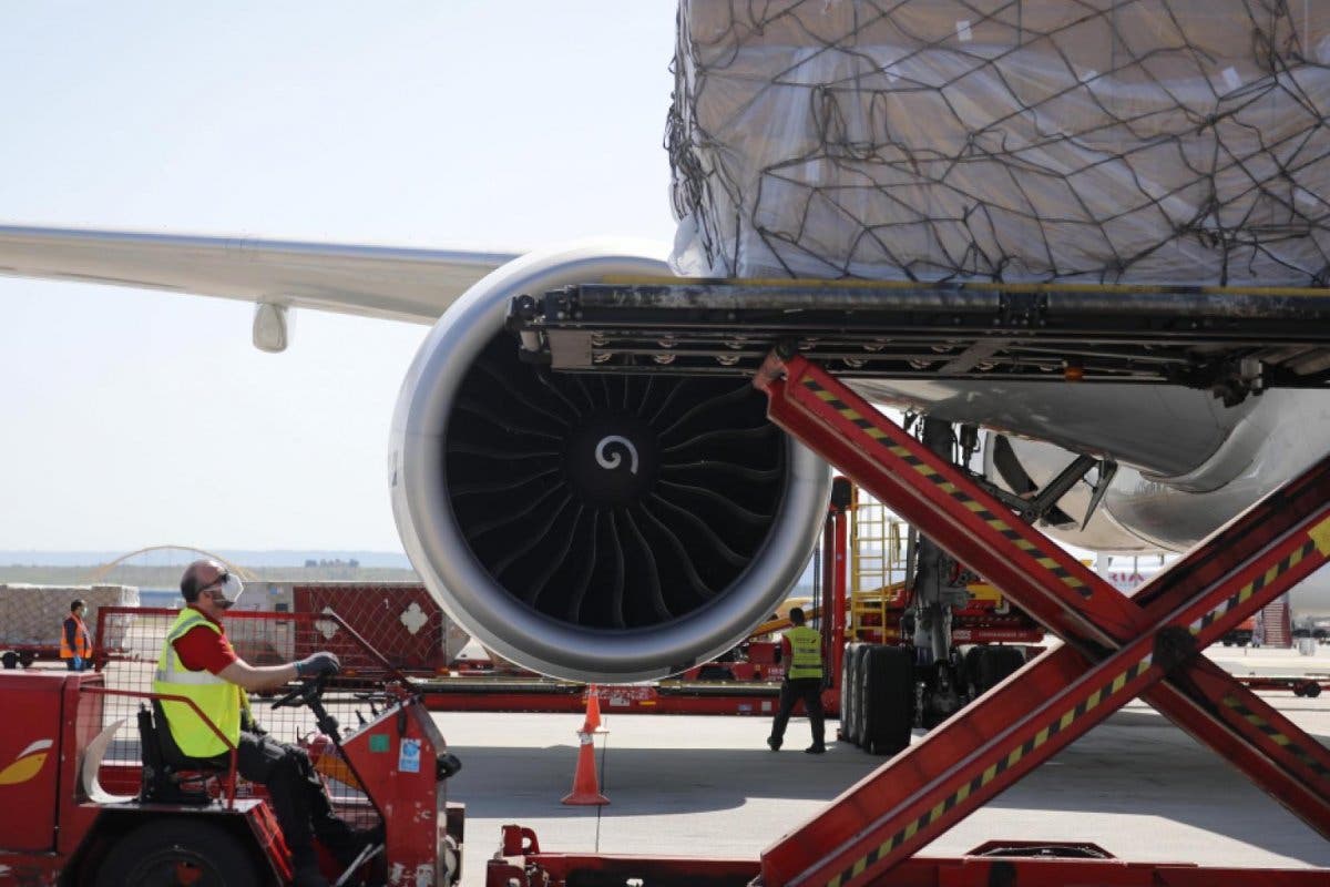 Llega a Madrid el decimonoveno avión de Ayuso con material sanitario