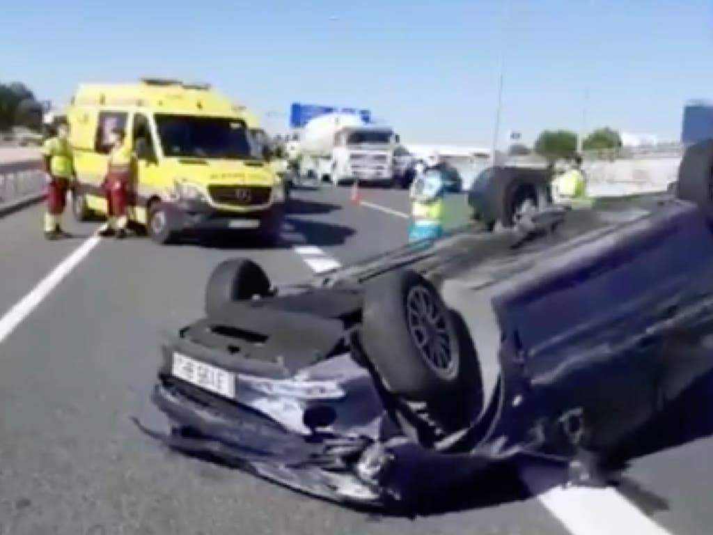 Vuelca un coche en la A2 a la altura de Alcalá de Henares