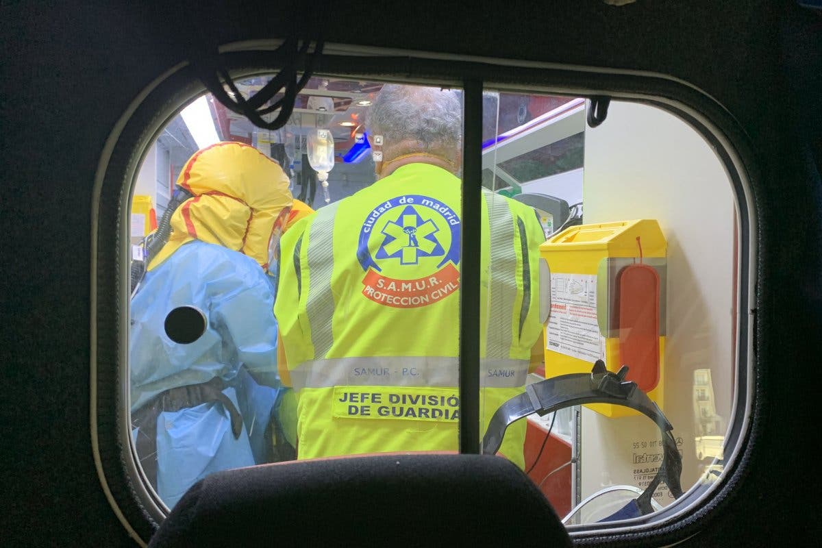 Herido muy grave al caer desde el techo de la estación de Atocha sobre la catenaria