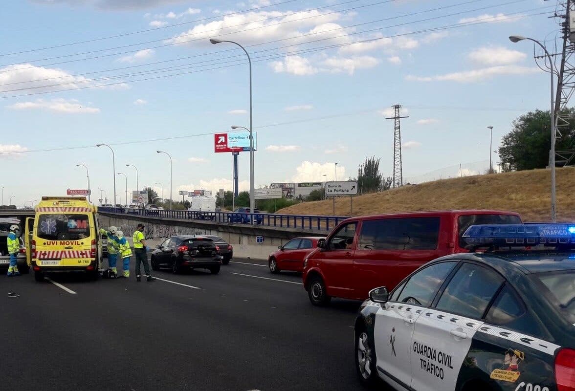 Muere un hombre atropellado al cruzar por una zona indebida la M-40