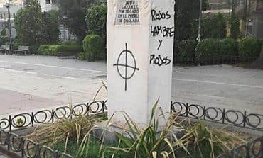 Coslada denuncia actos vandálicos contra el monumento dedicado a los Abogados de Atocha
