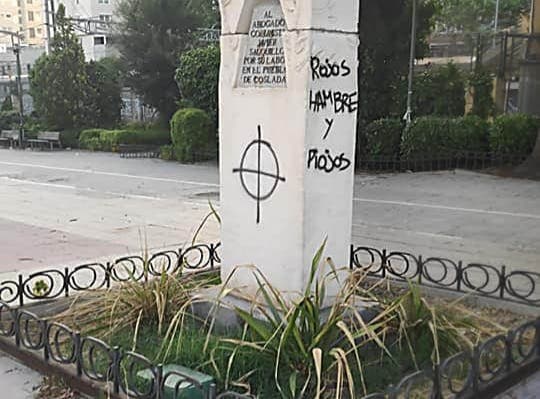 Coslada denuncia actos vandálicos contra el monumento dedicado a los Abogados de Atocha