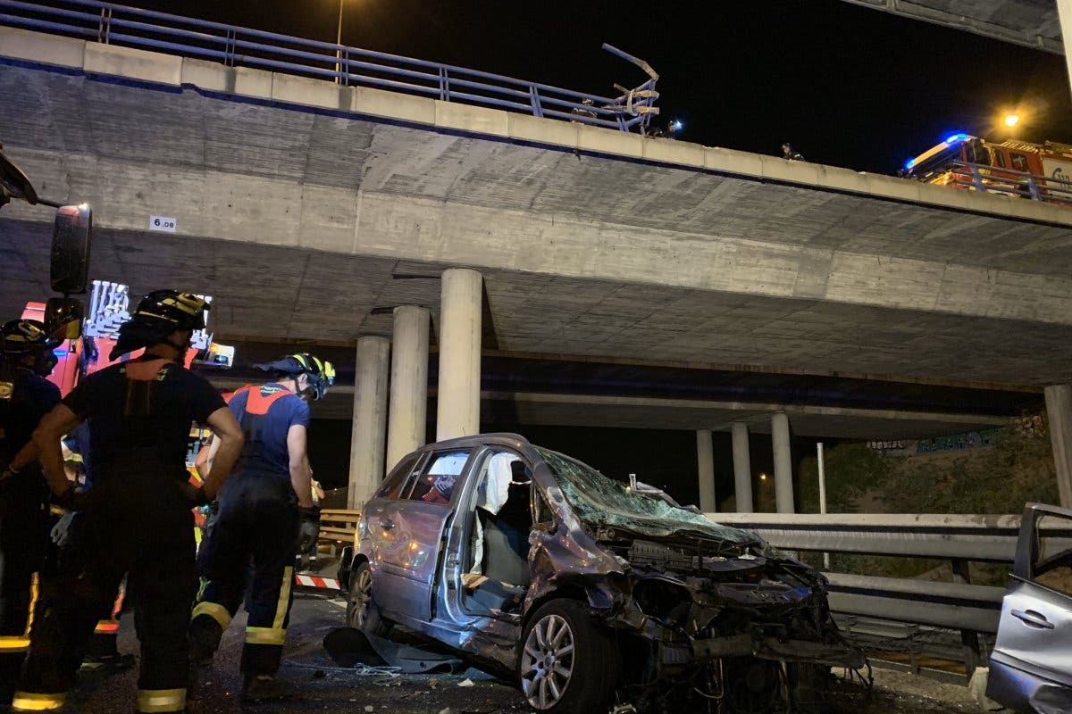 Herido muy grave un conductor al caer desde la M-40 a la A-3