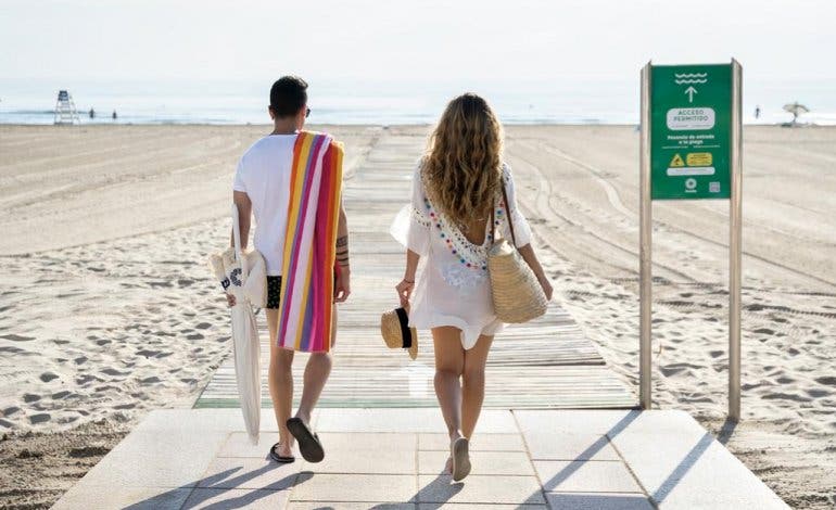 Uno de los destinos favoritos de los madrileños: los secretos del mar de Gandia