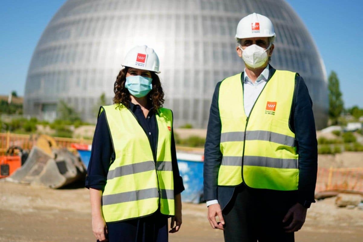 Ayuso visita las obras del Hospital de Emergencias: «Madrid, nuevamente, se adelanta»