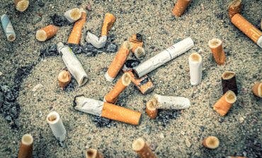 Vox pide instalar papeleras con ceniceros en Alcalá de Henares