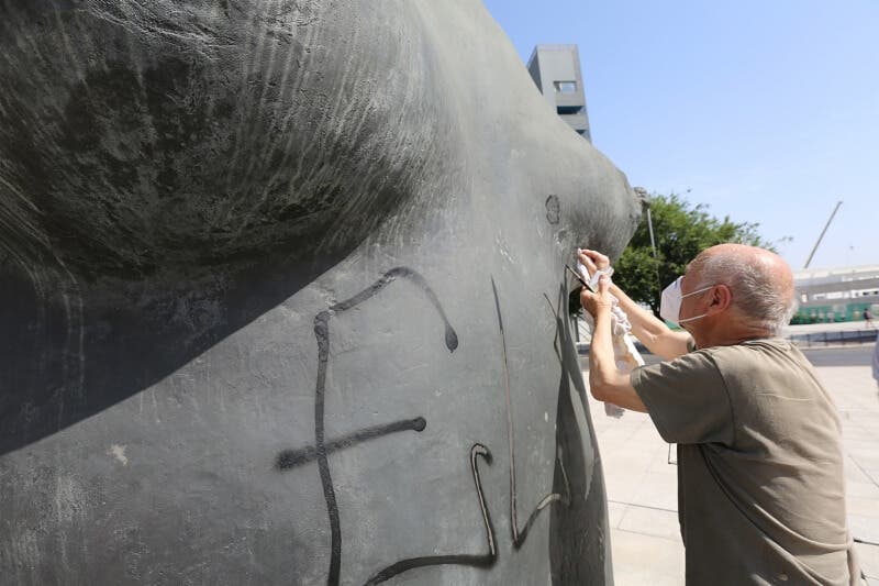 Coslada pide colaboración ciudadana tras el acto vandálico sufrido por su escultura más importante
