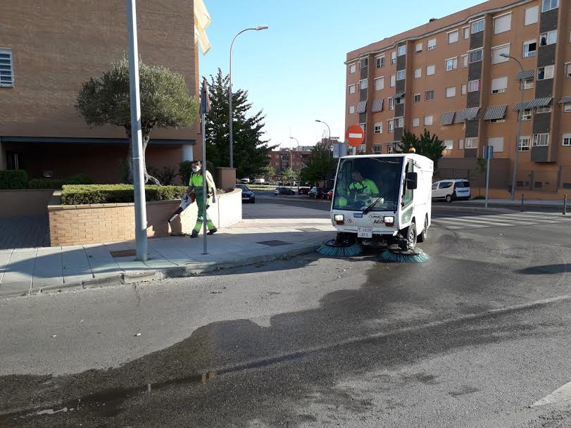 Coslada retoma las limpiezas intensivas en los barrios