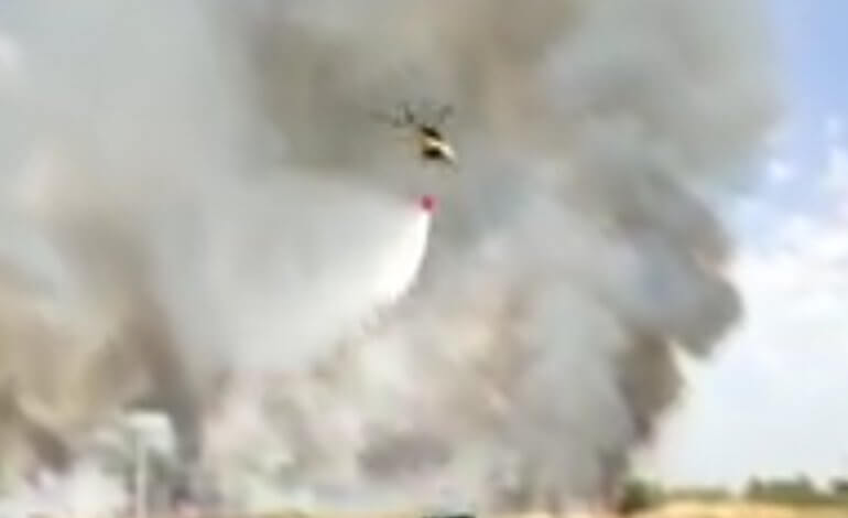 Aparatoso incendio de pastos en Velilla de San Antonio
