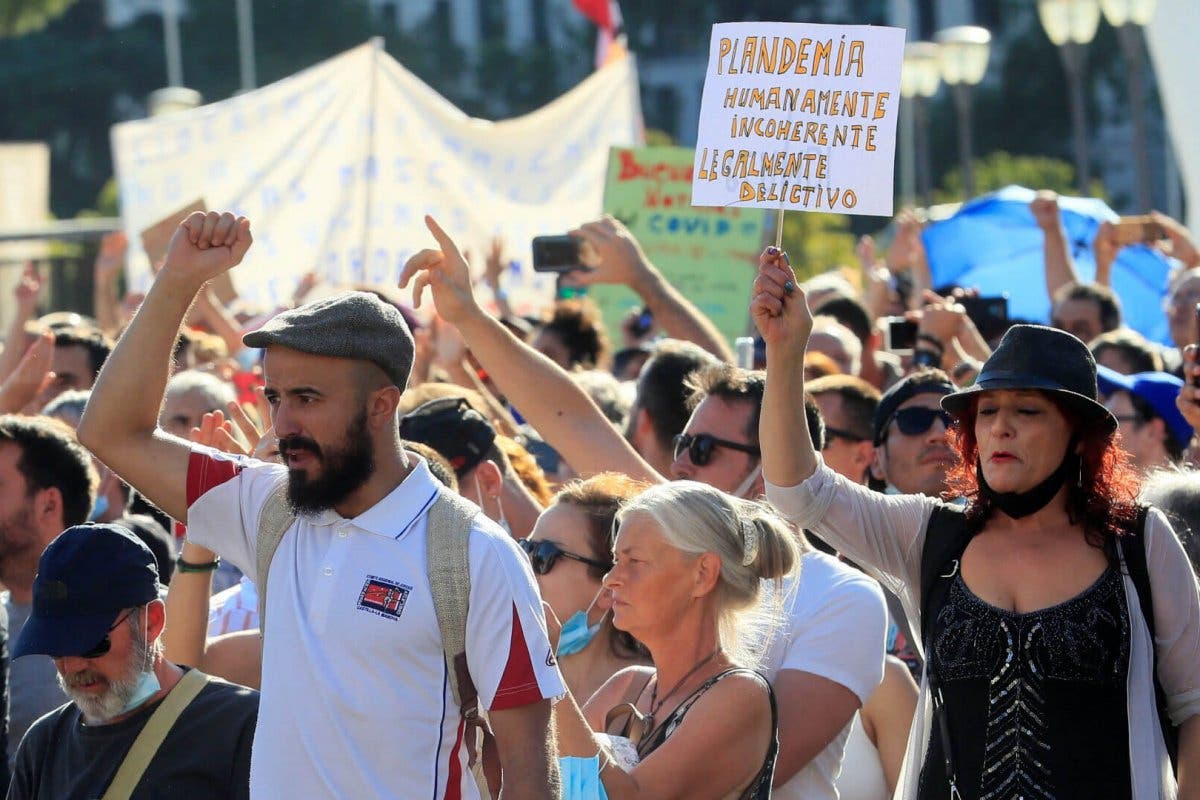 Delegación de Gobierno castigará a los negacionistas que se manifestaron sin mascarilla en Madrid