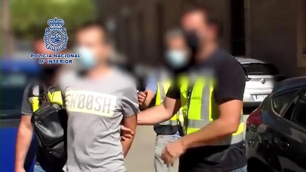 Detenido un negacionista del coronavirus por incitar al odio en redes sociales