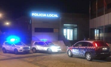 La Policía de Paracuellos vigila el cierre de bares y la prohibición de fumar