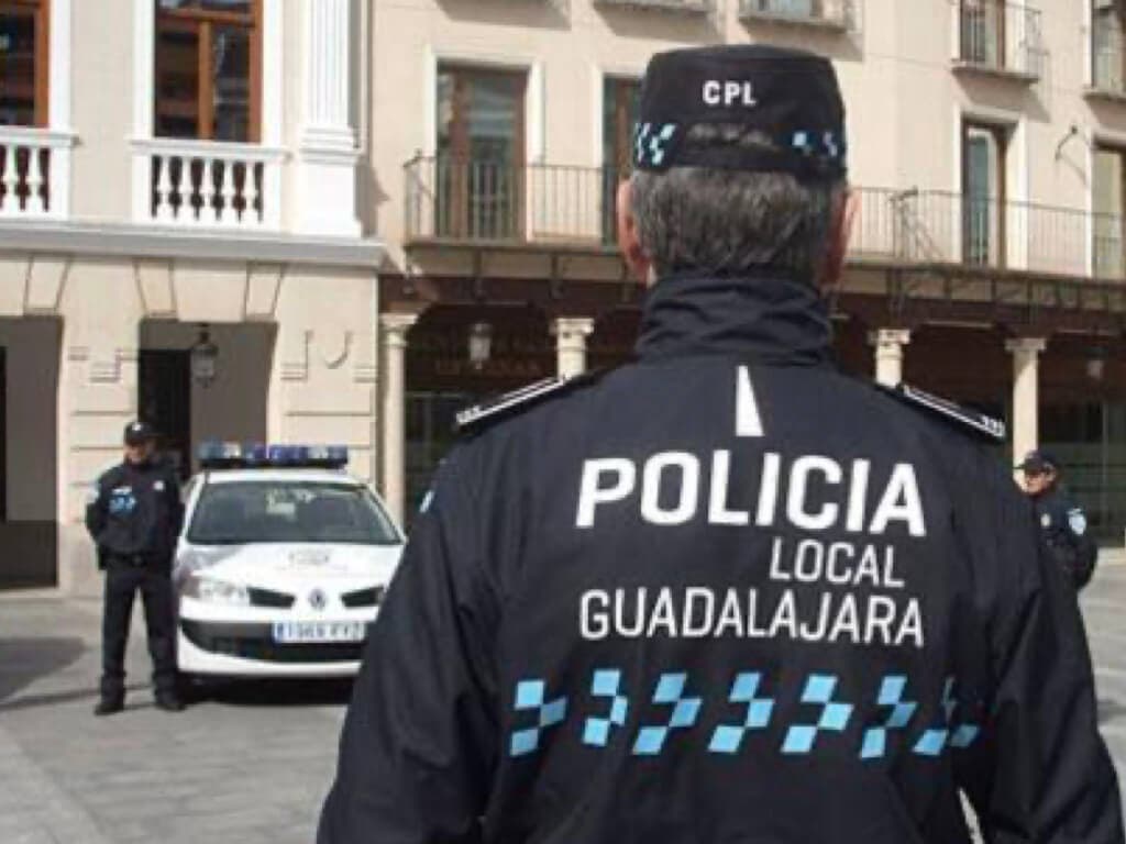 Denunciadas 46 persona por hacer botellón en Guadalajara y 82 por no llevar mascarilla