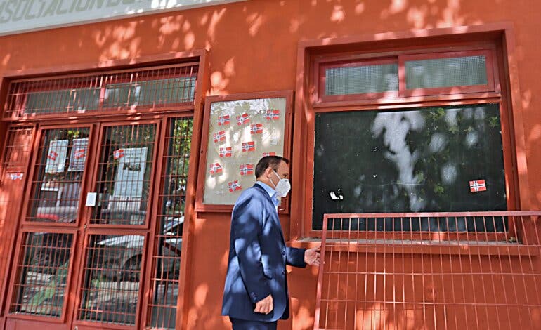 Coslada condena el «ataque nazi» a la sede de la Asociación de Mujeres Clara Campoamor