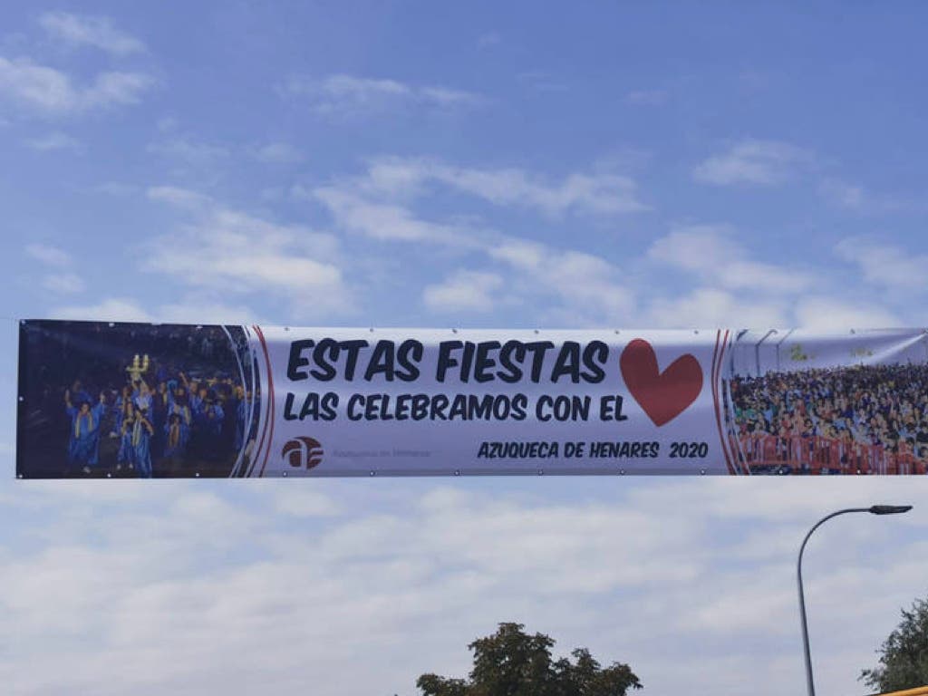 Azuqueca de Henares coloca 25 pancartas para conmemorar las fiestas suspendidas