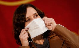 Ayuso acusa a Illa de «inventarse» un nuevo criterio para mantener la alarma