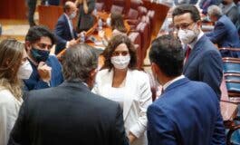 Ayuso acatará finalmente el cierre de Madrid pero irá a los tribunales
