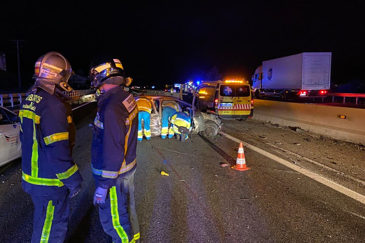 Un muerto y cinco heridos en un accidente múltiple en la A-5