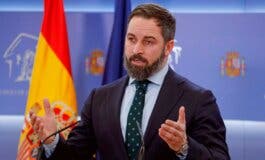 Abascal llama a manifestarse en coche contra «un gobierno criminal y totalitario»