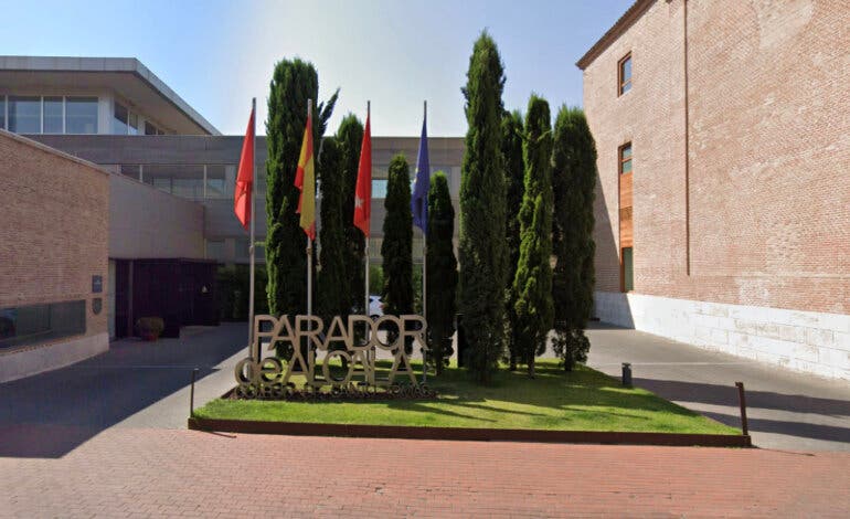 Denuncian un despido colectivo encubierto en el Parador de Alcalá de Henares