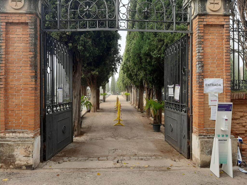 Aforo limitado y estancia máxima de 30 minutos en el cementerio de Guadalajara