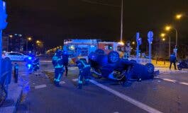 Herido tras perder el control de su coche y volcar en Madrid