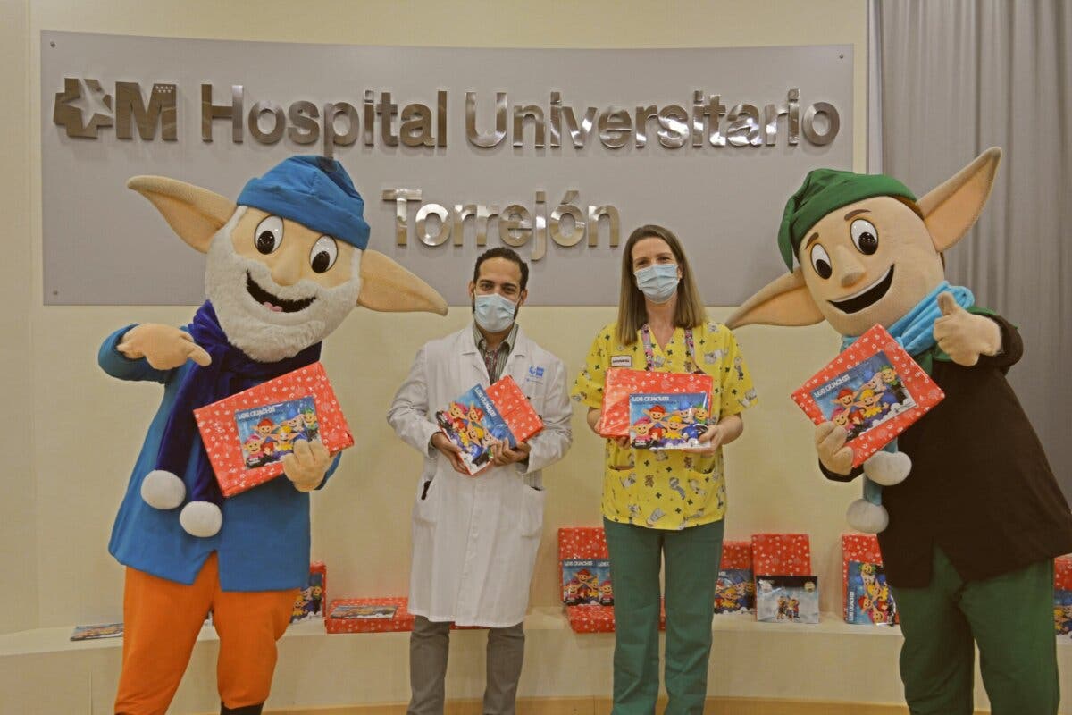 Los Guachis regalaron juguetes a los niños hospitalizados en Torrejón de Ardoz