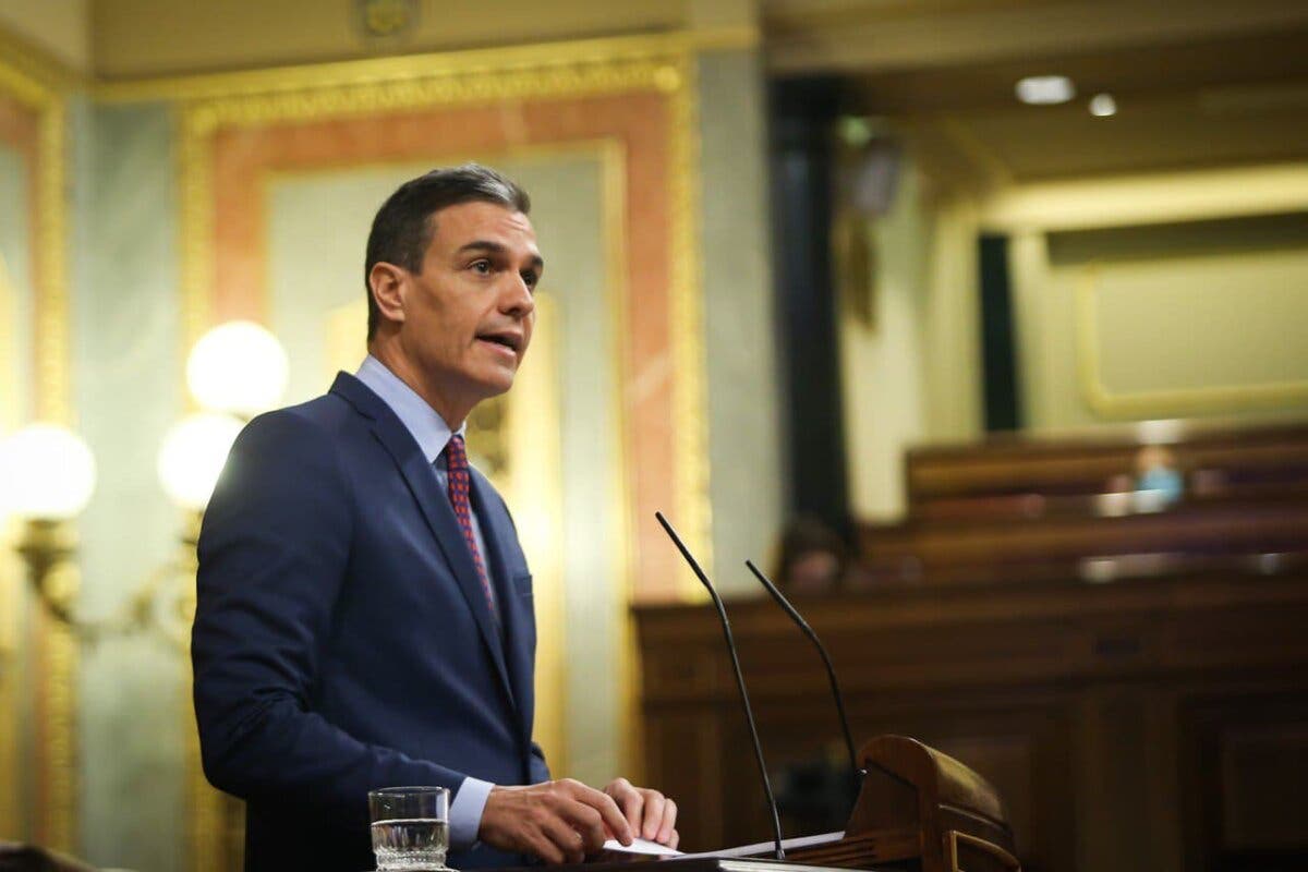 Sánchez no descarta endurecer las restricciones de Navidad y Casado lo tacha de «incompetente»