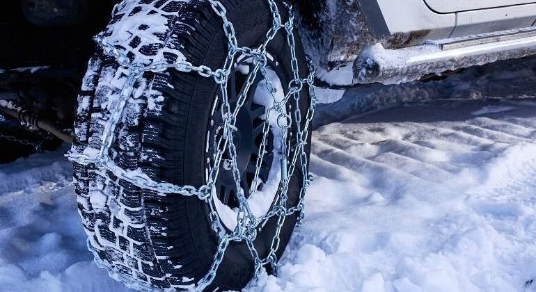 Autobuses y Cercanías suspendidos y uso obligatorio de cadenas en el Corredor del Henares