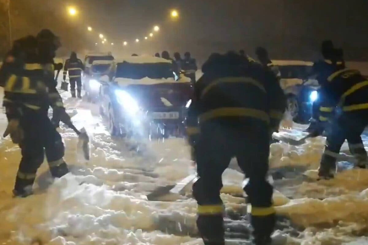 Unos 1.000 conductores rescatados durante la madrugada en Madrid con apoyo de la UME