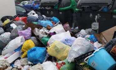 Las calles de Coslada siguen llenas de basura dos semanas después del temporal