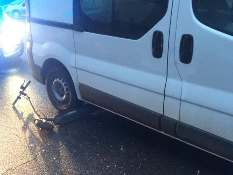 Herido grave tras chocar frontalmente su patinete eléctrico contra una furgoneta en Fuenlabrada