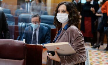Ayuso avanza que se van a «intensificar» las medidas y estudia nuevos aforos en hostelería