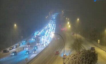La nieve colapsa Madrid: Cortadas la M-40 y la M-30 y ha habido 506 incidencias