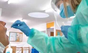 España registra 766 fallecidos en 24 horas y supera los tres millones de contagios