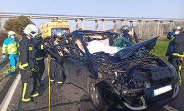 Muere un motorista de 24 años en Velilla tras empotrarse contra un coche