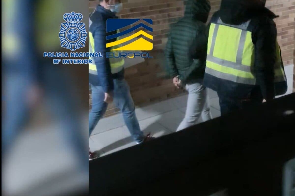 Cae una banda que robó al descuido en una joyería de Alcalá de Henares