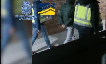 Cae una banda que robó al descuido en una joyería de Alcalá de Henares
