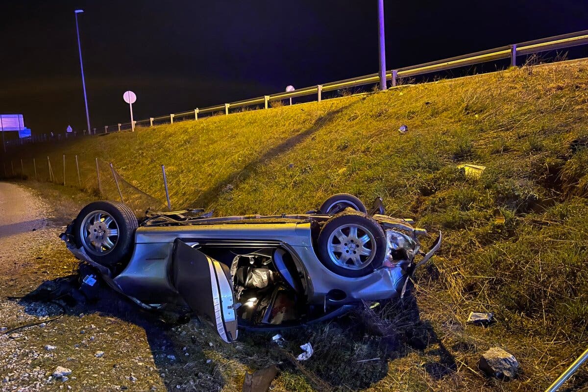 Muere un conductor de 57 años al volcar su vehículo en Soto del Real