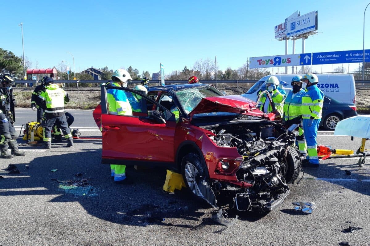 Una mujer resulta herida tras dar varias vueltas de campana con su coche en la A-1