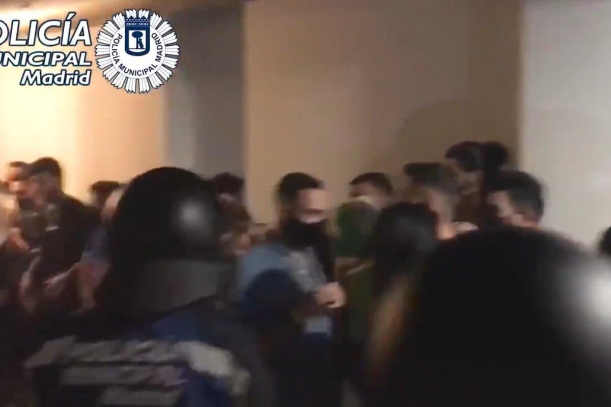 Desalojan una fiesta ilegal con 75 personas en un local de Chamberí