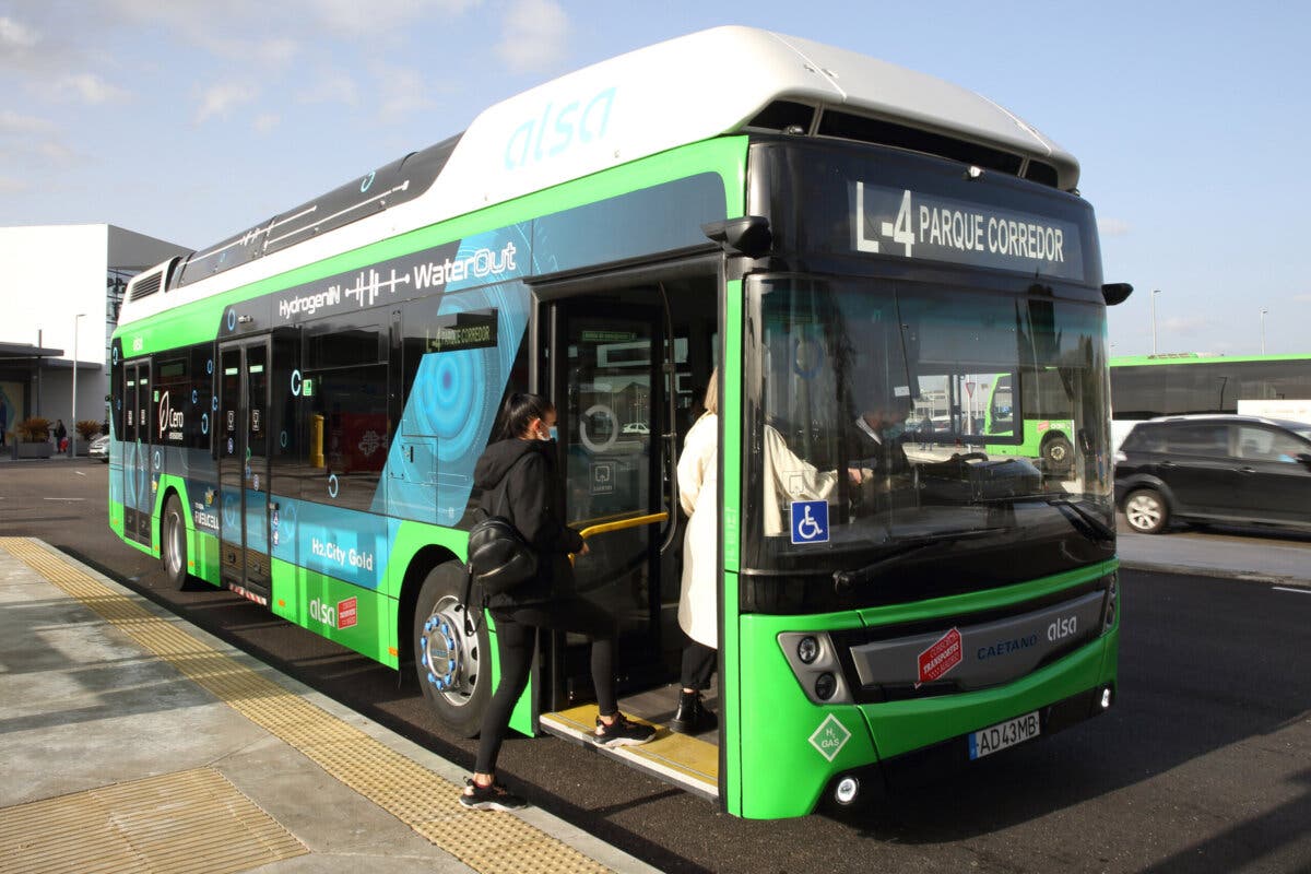 Ya circula por Torrejón de Ardoz el primer autobús de hidrógeno de España