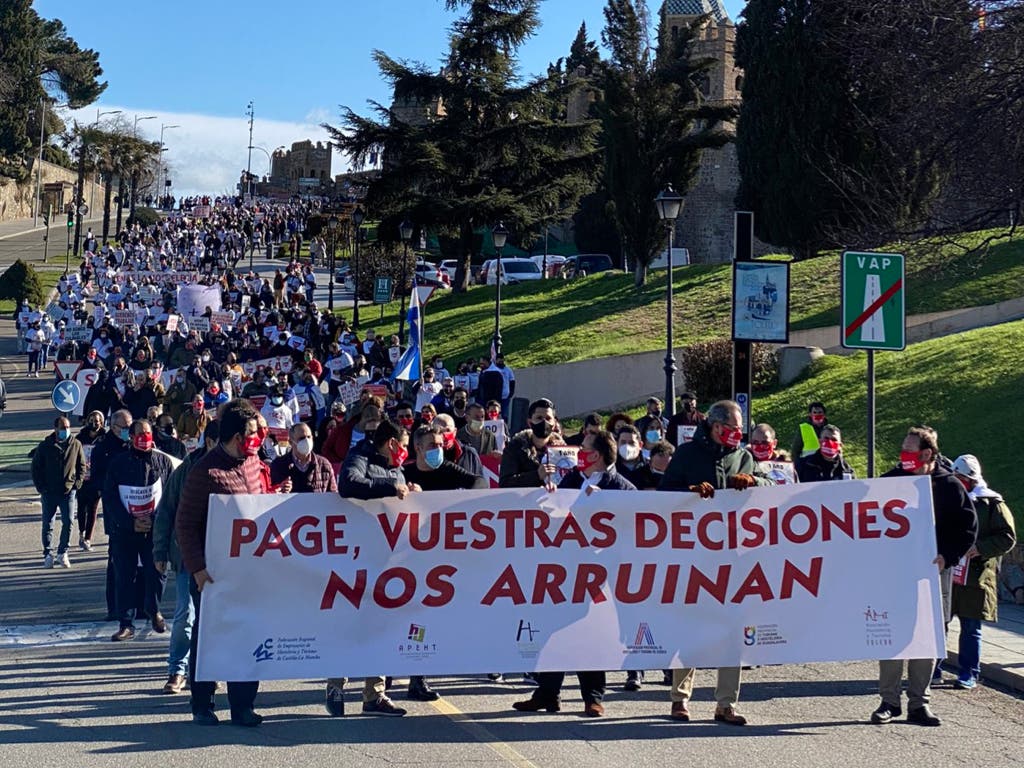 Los hosteleros de Castilla-La Mancha estallan contra Page por el cierre de sus negocios